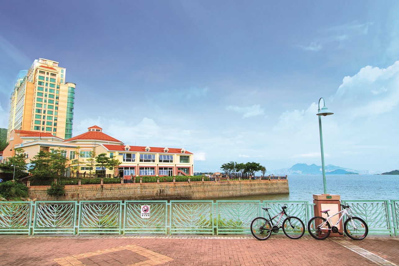 愉景灣設有單車徑，方便居民以單車代步。